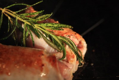 After a hard days work: Saltimbocca alla 109er... rabbit liver, parma bacon and a sage leaf wrapped in meat... yummy :-)