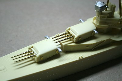Here we see some further detailing to the forward gunhouses courtesy of GMM and WEM. The brass barrels really freak out my camera's auto flash for some reason?