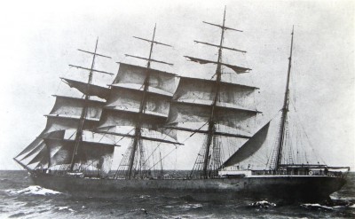 Under sail .JPG