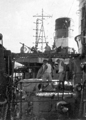 Isokaze, October, 1944 at Leyte Gulf crop of 25mm.jpg