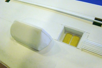 DSC04213.JPG (65.98 KiB) Viewed 4137 times Aft sponson installed using 2 part, 6 minute epoxy.