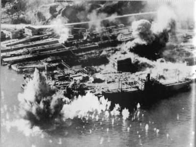 HK_taikoo dockyard under US air raid.jpg
