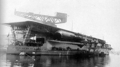 Kaga at Yokosuka, 11-20-1928.jpg