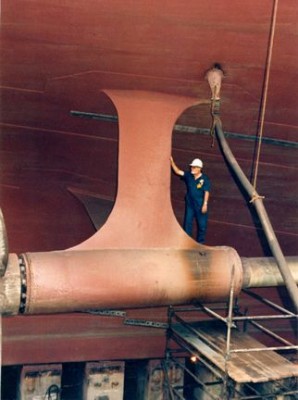 Prop shaft and strut.jpg