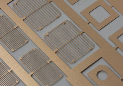 PE-gratings. The grill in the center is for the cooling water outlet (14 x 11 mm) - the second largest grill. Only the grating of the cooling water inlet is larger.