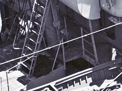 DD668Mid-to-Fwd-Deckhouse.jpg