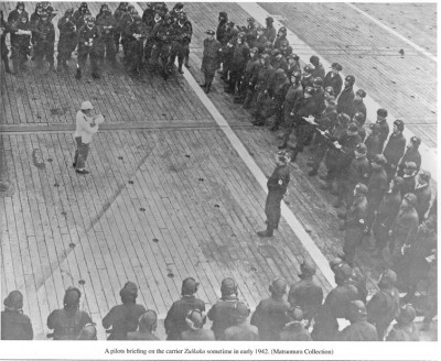 Zuikaku flightdeck closeup, early 1942small.jpg