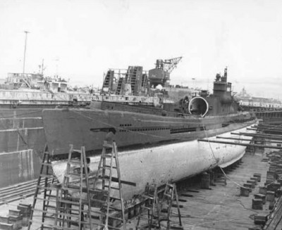 Weekend Warships 3 - I-400 in dry-dock at Pearl Harbor after World War 2.jpg