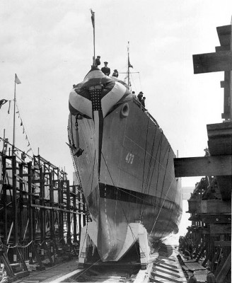 0547313 DD473 launch at Boston 4-16-42 9 x 10.8 low res.jpg