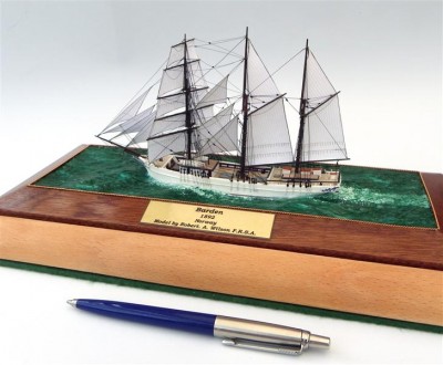 42 Port quarter (Medium).JPG (76.09 KiB) Viewed 1669 times Barden 32'=1"