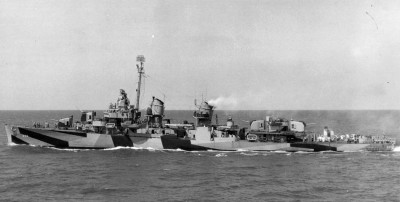 USS Van Valkenburgh - The direction finder is visible in this profile taken from the port side.