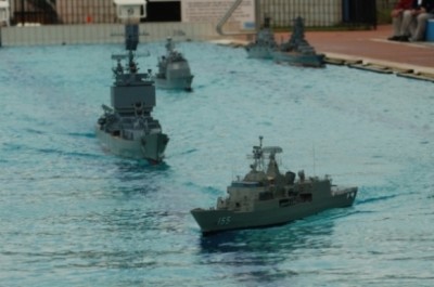 CGN9 astern of HMAS ANZAC and HMAS Ballarat with CG64 USS Gettysburg aft of her.