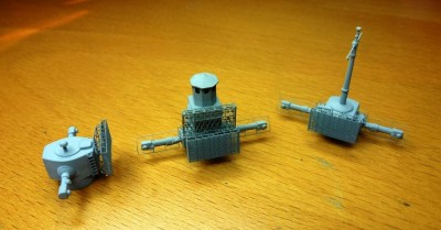 The three main rangefinders w radar screen and detail. The largest one for the foretop has had clear plastic windows installed (the "walls" had to be cut down to a more accurate scale to fit them).