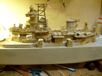 Port-side-with-5-inch-guns.jpg