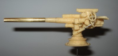 The assembled 88mm gun. The barrel and some components are made of brass. The parts were carefully removed from the casting base with a jewellers saw before being assembled.