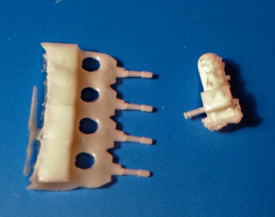 2013-04-04-0395.jpg (664.99 KiB) Viewed 2811 times The Phalanx body comes with the traditional Block IA barrel. Blk IB barrels are separate and presumably one chops off the IA barrel if you wish to model the IB version.