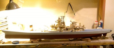 Red-and-grey-on-the-hull.jpg