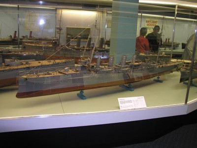 HMS Gloucester 1910 01s.jpg