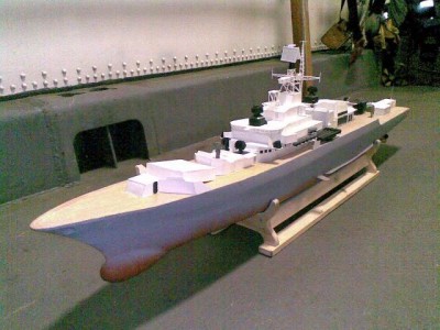 Jan 2008. Main masts and fittings in place.