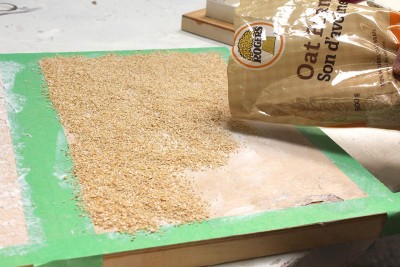 Here I am dumping oat bran onto my wet gel medium.  Normally, my sea scalpt is already made of oat bran and CA so this is not a usual thing for me to do.  However, if you don't use oat bran and CA for your sculpt, this is what you'd do onto your usual method.
