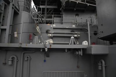 stbd abeam stack_5983.jpg