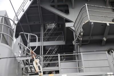 stbd stack ladders_5988.jpg