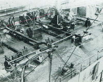 Kawasaki class tanker steaml line forward.jpg