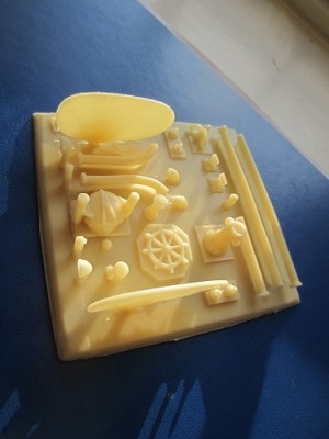 This is quite a complicated mould so I cannot expect 100% success rate each de mould.
