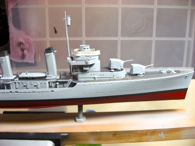 Forward railings. The brass tint shows that I need to do a touch-up. I haven't had much luck getting good coverage on this PE, or having it hold the paint during handling.