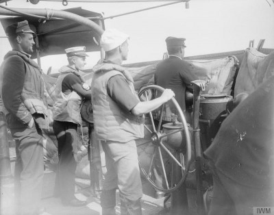Open Bridge of USN DD at sea