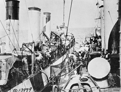 USS Roe taking oil at sea off Brest
