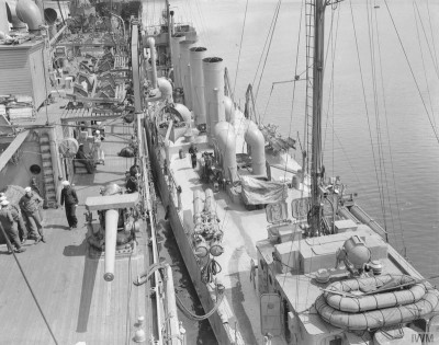 DD alongside tender Queenstown