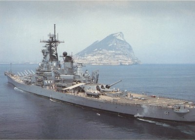 Iowa unknown date. Interesting photo you can see the dome on the conning tower at the frond resembling the SPQ9 gunfire control radar identical to the black dome on the aft funnel.
