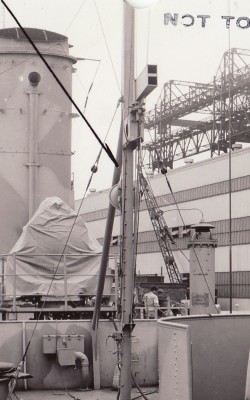 zDD486x6mainmast-27Jun42.jpg