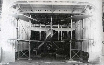 Akagai hangar or elevator 1927.jpg