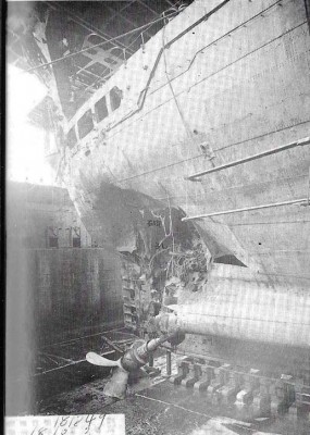 Taiyo torpedo damage, Kure drydock, Oct 1942 Fukui CV vol #10 alt sm.jpg