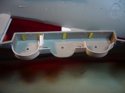 Here you can see the wedge I used at first to keep the divider in position